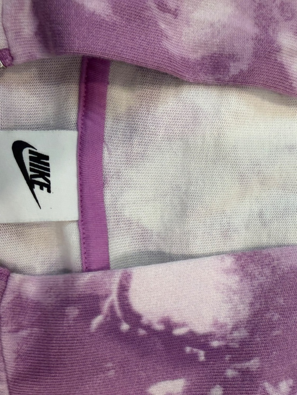 Women’s Nike size large zip up hoodie - Picture 3 of 3